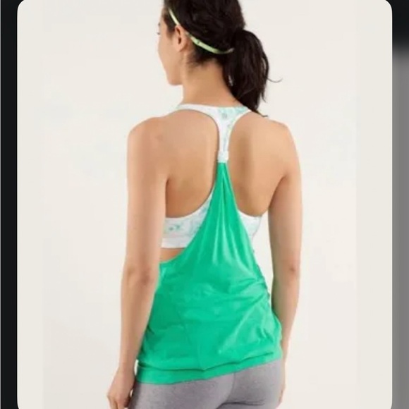 Green Lululemon Tank with built in bra - Picture 1 of 4